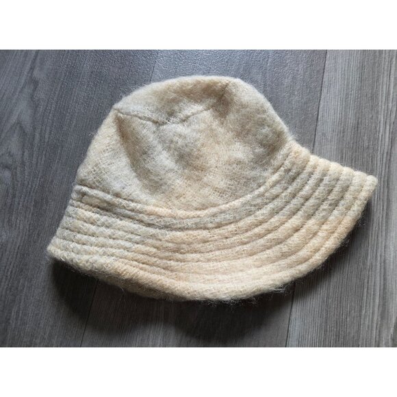 Donegal Soft Mohair Blend Winter Hat & Scarf Set Cream Gray Textured Accessories - Picture 5 of 12